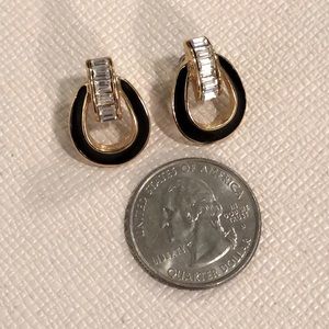 Gorgeous Vintage Gold & black post earrings